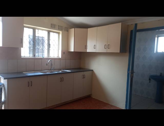 2 BEDROOM HOUSE RENTED IN MEREWENT